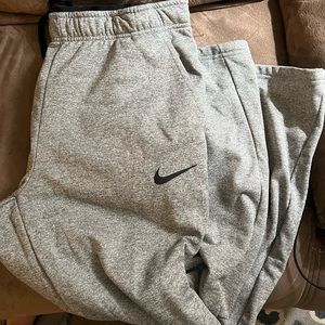 New with tags Men’s Nike Therma Fit Sweatpants